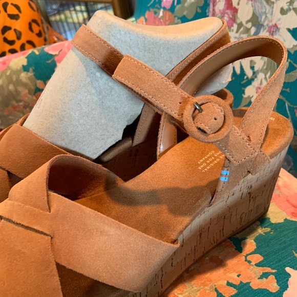 NEW TOMS Carmel Brown Suede Willow Wedges - Picture 9 of 13